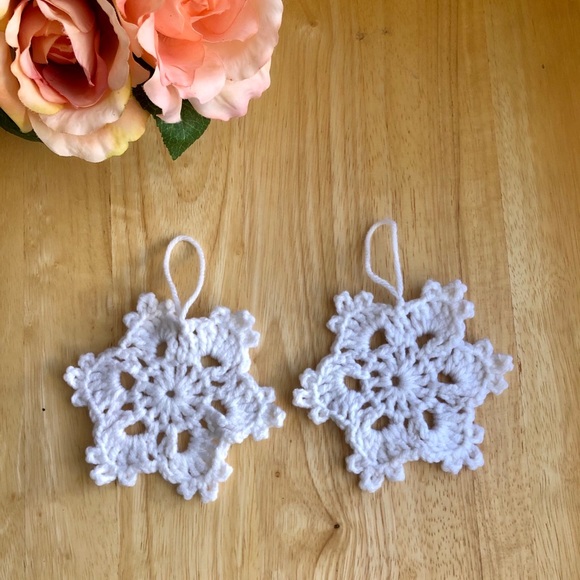 Crochet Snowflake Ornaments (4 pack) - Picture 2 of 7